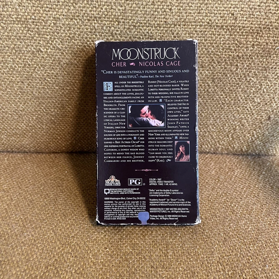Moonstruck VHS 1988 Cher Nicolas Cage  good Condition  - Image 3 of 4