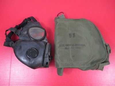 post-Vietnam US Army M17A1 Gas Mask & Nylon Carry Bag w/Straps Dtd