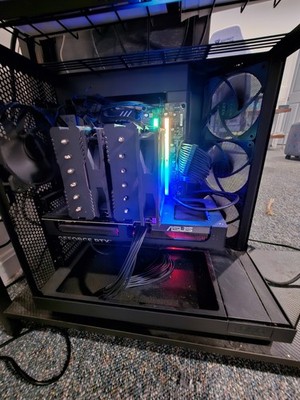 Gaming Tower 5070 12GB VRAM / AM5 7600x 5.4GHz / 32GB DDR5 / 2TB 990 PRO / 750W