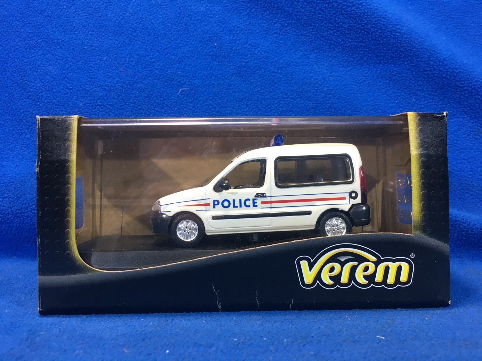 Foto 1 di 3