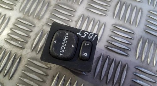 Toyota Yaris 2006 Wing mirror control switch (Exterior Mirror Swit #372520-46