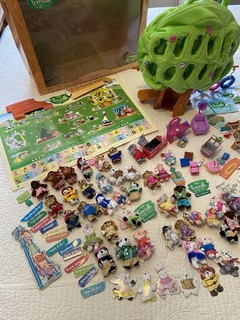 Vtg 2005 Mattel FURRYVILLE Lot 39 Figures Furn & access treehouse PO School