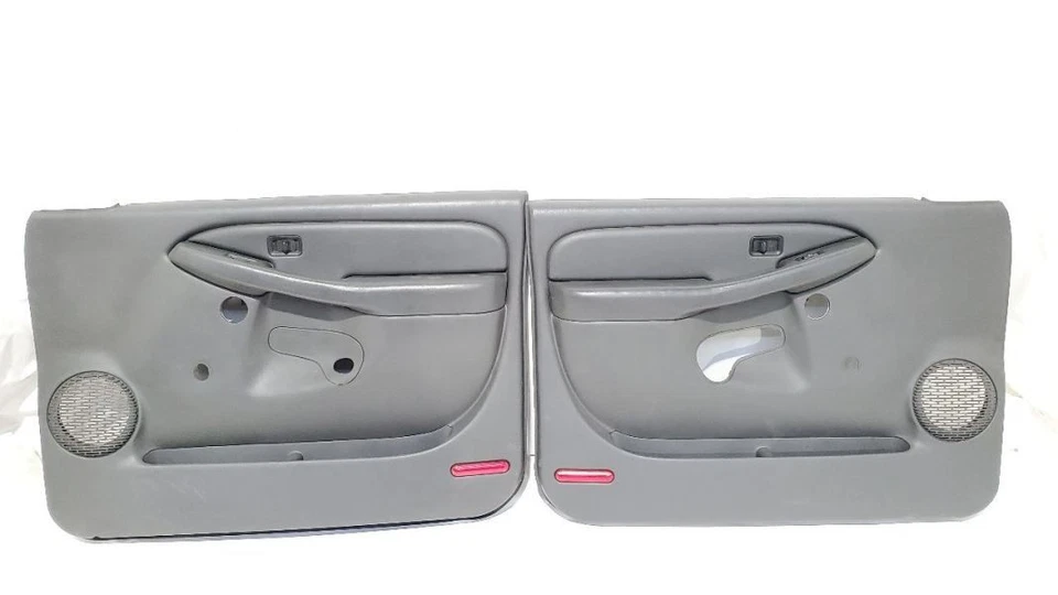 Par de molduras de puerta interior delantera manual OEM 2006 Chevrolet Silverado 1500 Foto 2 de 4