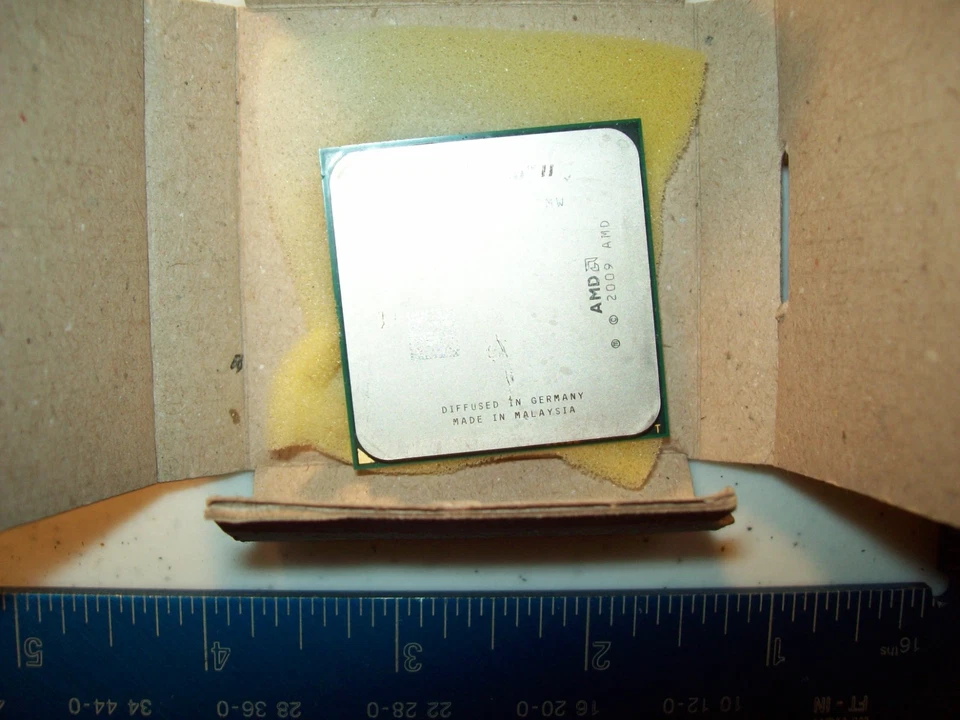 AMD Phenom II X6 1055T 2.8 GHz 6 Core 9MB L2 Cache Socket AM3 CPU HDT55TFBK6DGR - Image 2 of 4
