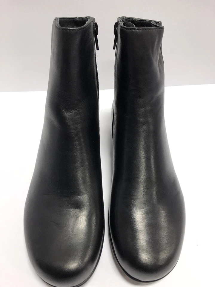 Walking Cradles Women’s Elsie, Black Zip Ankle Boot, Size 6M - Image 3 of 4