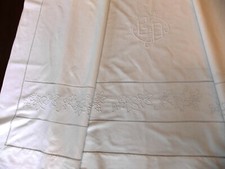 Drap de lit ancien métis art-déco 2m00 x 3m20 brodé de vigne et monogrammé GD