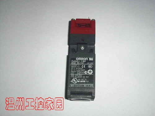 1pcs Used D4NS-1BF OMRON safety door switch