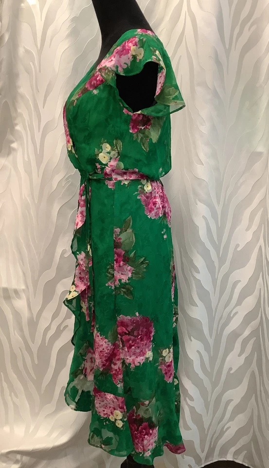 Vestido BCX Para Mujer Verde Floral Sobrepelliz Línea A Manga Acampanada Volantes Dobladillo Talla S Foto 2 de 4
