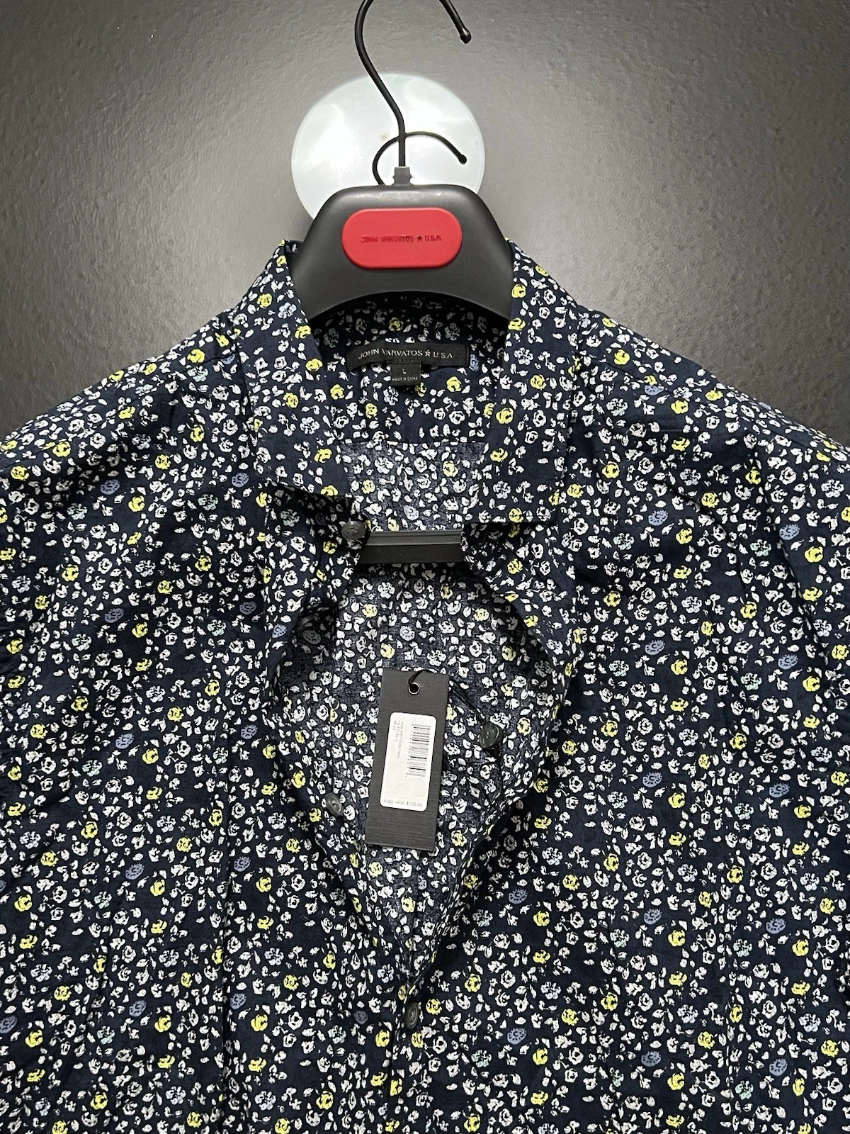 John Varvatos Star USA Mens Shirt - Abstract Floral - Vintage 2020 - NWT
Opens in a new window or ta