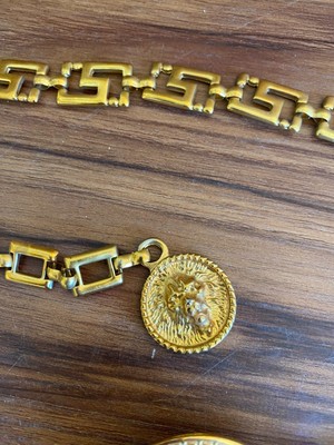 Vtg Womens Medusa Head Gold Chain Belt Round Coin Medallion  display picture 3