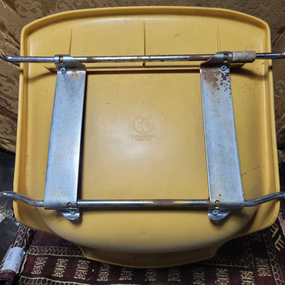 Silla auxiliar apilable vintage Krueger cromada - moderna de mediados de siglo - amarilla Foto 4 de 4