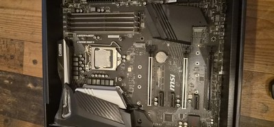 MSI MPG Z390 Gaming Pro Carbon + Intel Core I9 9900KF