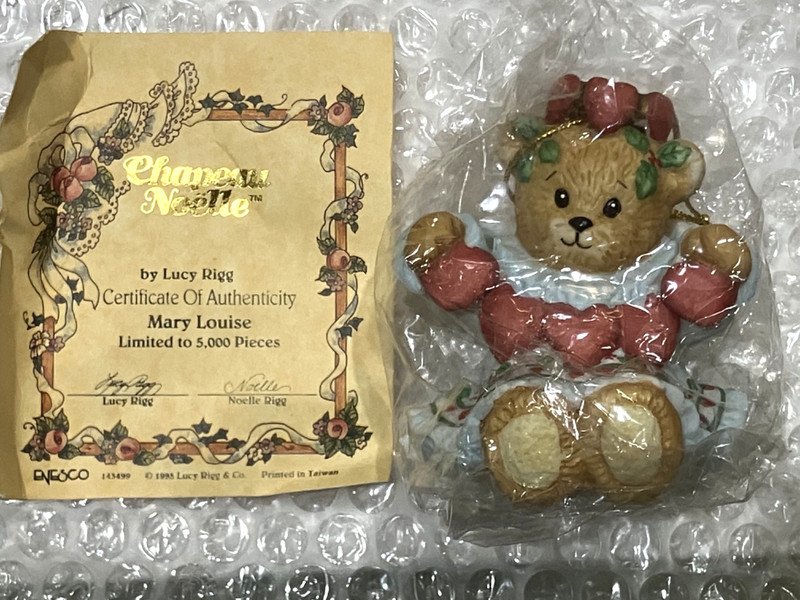 1995 Enesco Lucy Rigg Chapeau Noelle Mary Louise Angel with Hearts Ornament  NIB