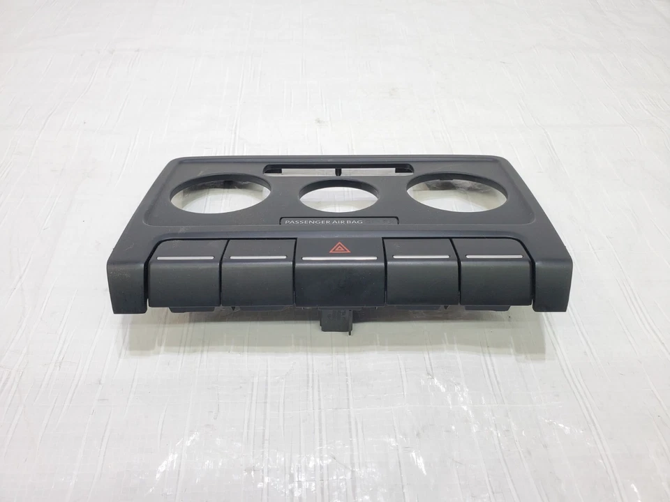 Panel de ajuste interior Volkswagen Beetle 2012-2019 control de clima con interruptor de peligro Foto 2 de 4