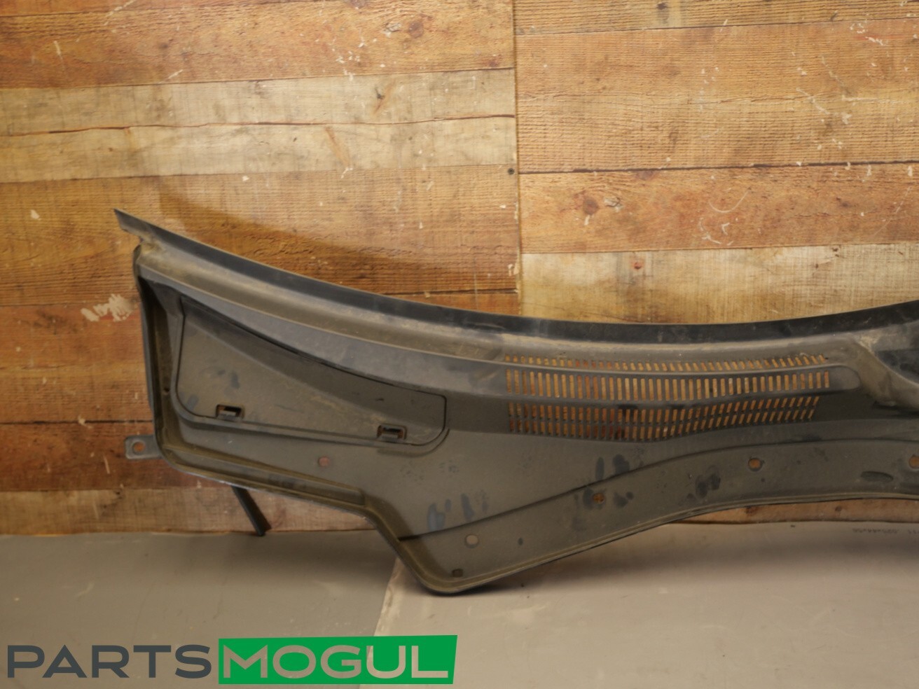 2014-2021 MASERATI Q GHIBLI FRONT WINDSHIELD COWL TRIM COVER PANEL 670010468 OEM