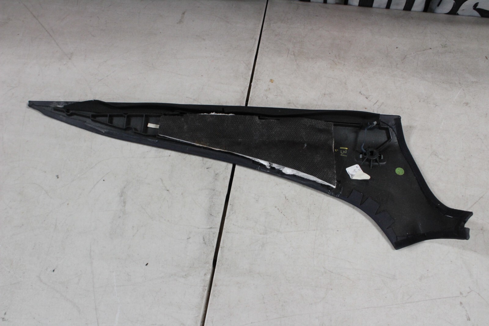 2006 Bentley Continental RH Rear C-Pillar Trim. Part# 3W8867296H