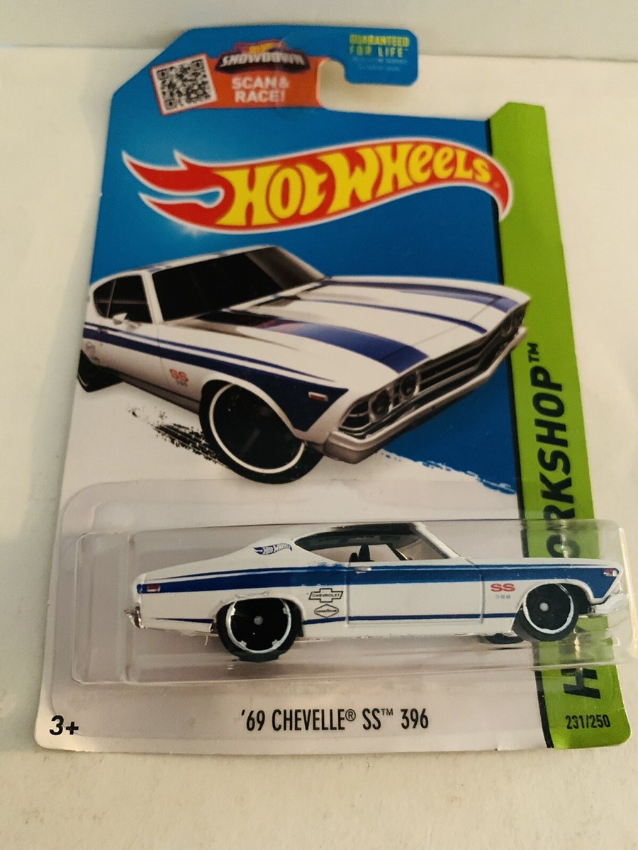 ミニカー '69 Chevelle HW RACING Hot Wheels Workshop '69 Chevelle SS 396 White Car Figure