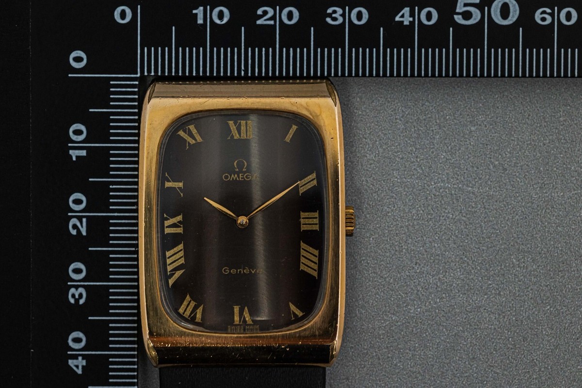 RARE *Big 30mm Tank* Vintage OMEGA Geneve Cal.625 Manual RARE *Big 30mm Tank* Vintage OMEGA Geneve Cal.625 Manual