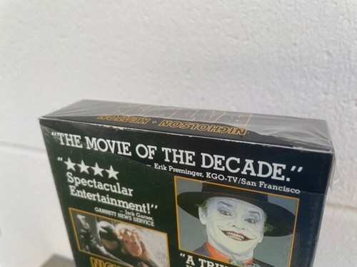 BATMAN VHS 1989 SEALED LIKE NEW / SHRINK WRAP TORN OFF IN UPPER BACK CORNER - Picture 4 of 5