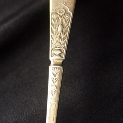 REED & BARTON UNIQUE Gold Washed Silverplate Fish Server - Picture 5 of 6