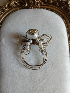 vintage Gold Tone Bow Brooch Pin Textured Metal w/ White Imitation Pearls