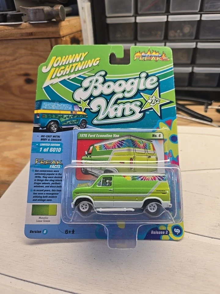 Johnny Lightning 1/64 - Dodge A-100 Pickup Avec Remorque Et Vélos Schwinn - Bleu - Neuf