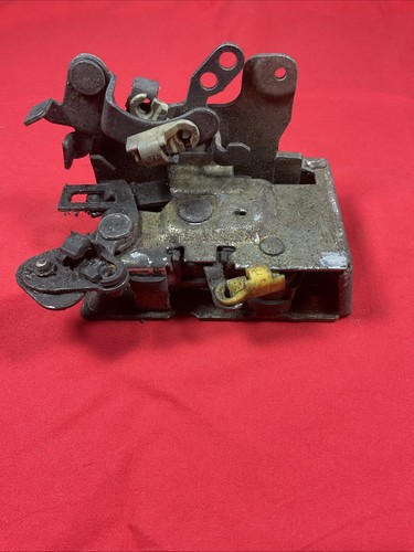 Jeep Cherokee XJ Comanche MJ 1984-1996 Driver Front Door Lock Latch Left