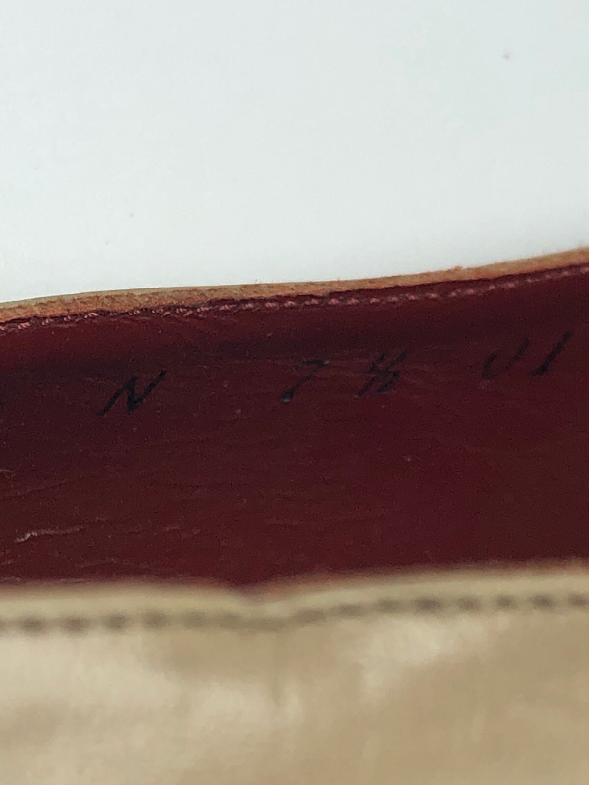 Vintage YSL tacchi alti Yves Saint Laurent Paris décolleté in pelle NUDE 7 5 N