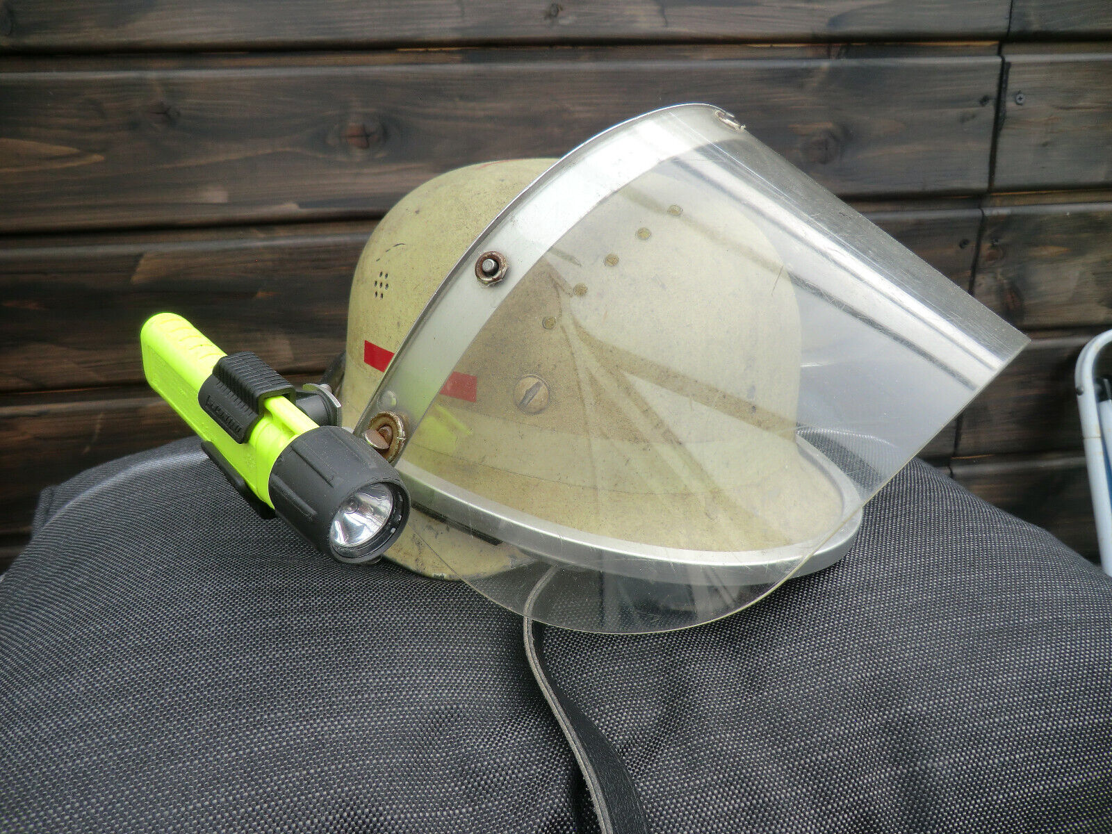 Bild 1 von 9