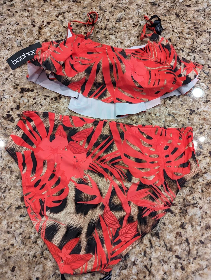 Bikini para mujer Boohoo Plus estampado hawaiano volantes cintura alta rojo talla EE. UU. 12 Foto 2 de 4