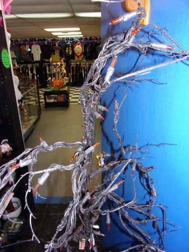 GRANDIN ROAD EERIE 6FT BAT TREE HALLOWEEN PROP LIGHTS NOT WORKING W/BOX