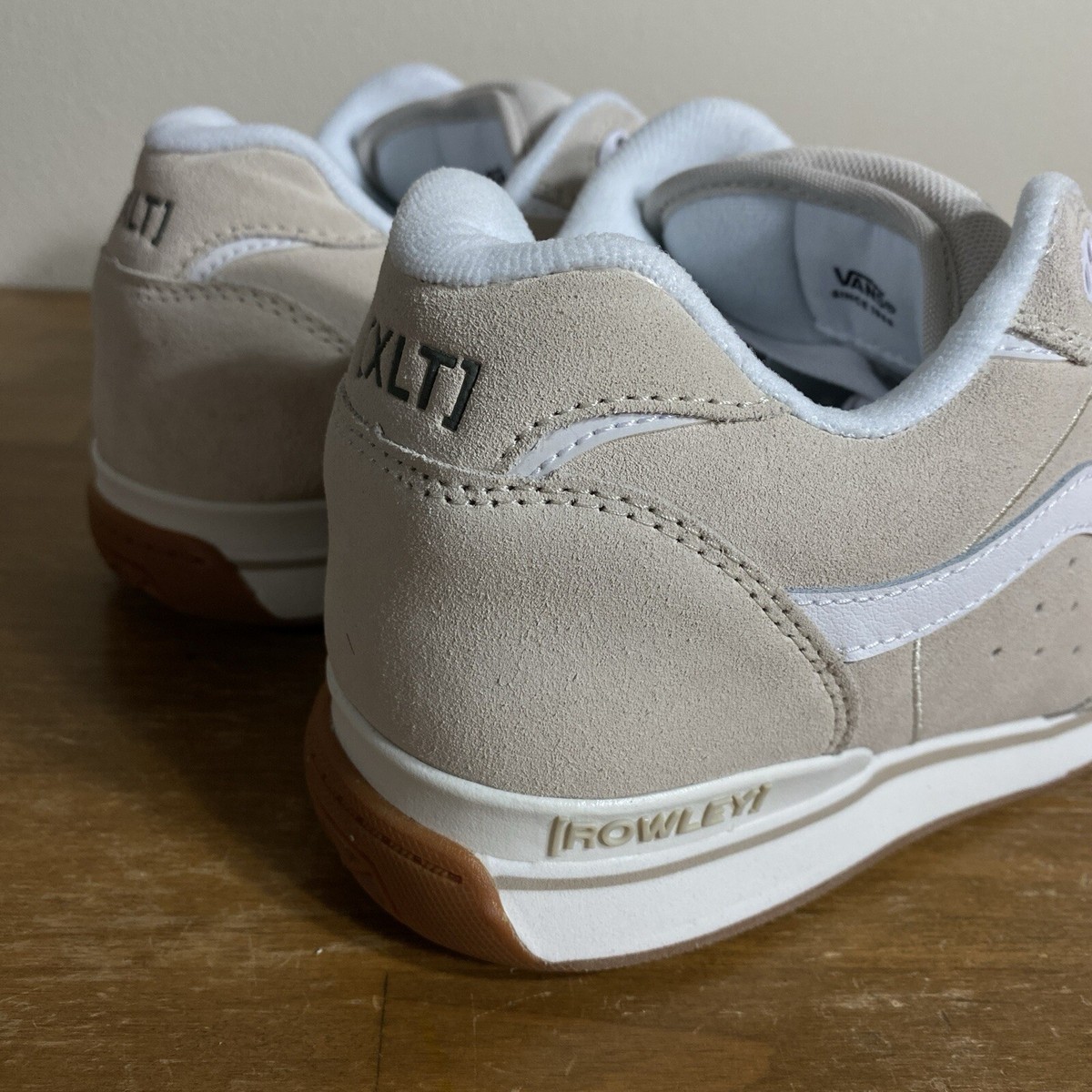 Vans Rowley XLT Shoes Mens 8.5 Beige White Suede Skate Sneakers Y2K Rowley XLT Vans Mens Shoes in white-grey for men – TITUS main image 4