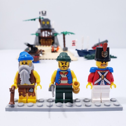 Lego 2009 Pirates Loot Island 6241 No Manual No Box 99% Complete - Picture 2 of 2