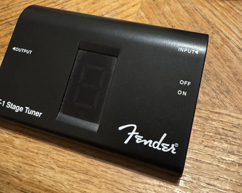 Bajo de guitarra StageTuner Fender automático cromático digital ST-1 con caja Foto 3 de 3