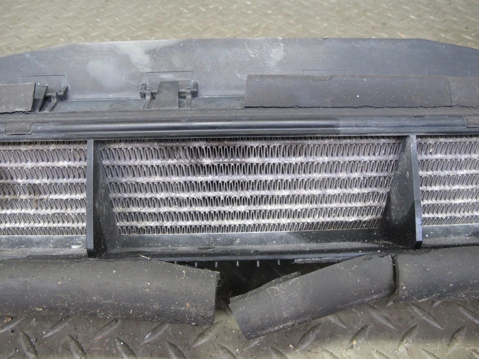 03-06 MERCEDES R230 SL600 ENGINE OIL COOLER W DUCT SHROUD OEM - Image 4 of 4