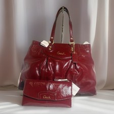 NUEVO CON ETIQUETAS Coach F20464 Ashley Patente Cartera y F48251 Chequera Billetera Conjunto Carmesí
