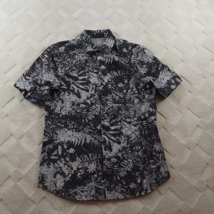 Lululemon All Town Button Up Shirt Mens Medium Floral Print
