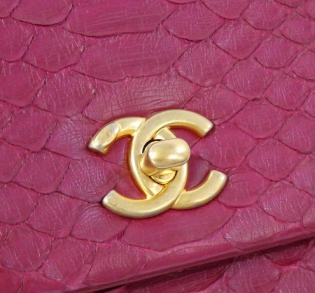 CHANEL Dark Pink Python & Lambskin Coco Handle Ch… - image 4