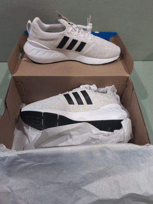 Adidas Swift Run 22 J Grey White Running Shoes / GW8179 / Youth 6, Women's 7
