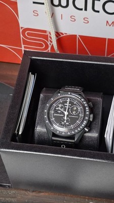 Swatch x OMEGA MoonSwatch New Moon “Black Snoopy” SO33B700 – With