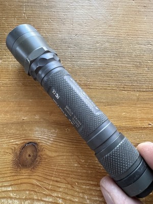 SUREFIRE A2 LED AVIATOR 青色 SureFire Aviator - White & Blue LED - DLT Trading