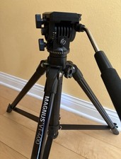 Magnus VT-400 Aluminum Camera Tripod 62in Pan/Tilt Head Pan Handle w/Case