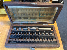 MITUTOYO GAUGE SET 516-966-01   BM1-32 0  METRIC SIZES IN WOODEN BOX 3mm MISSING