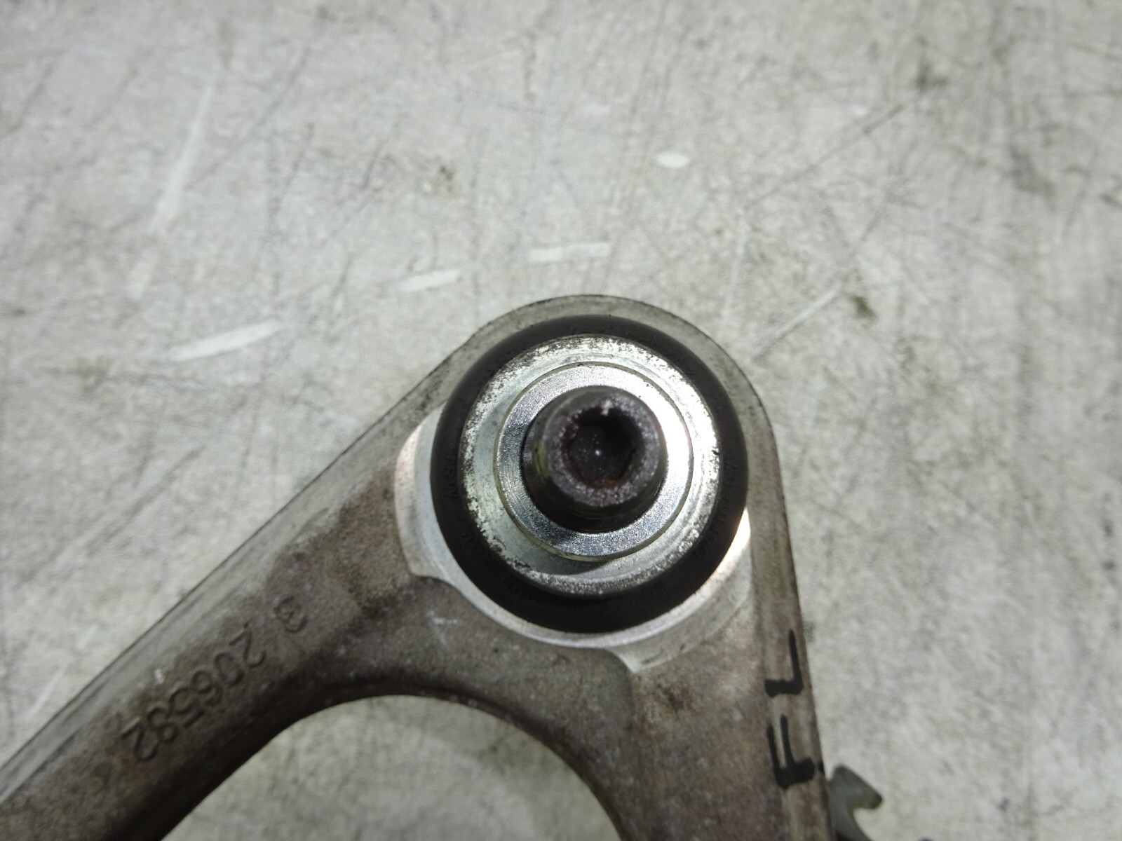 04-08 Maserati Quattroporte Front Left Driver Upper Control Arm OEM DE2209180