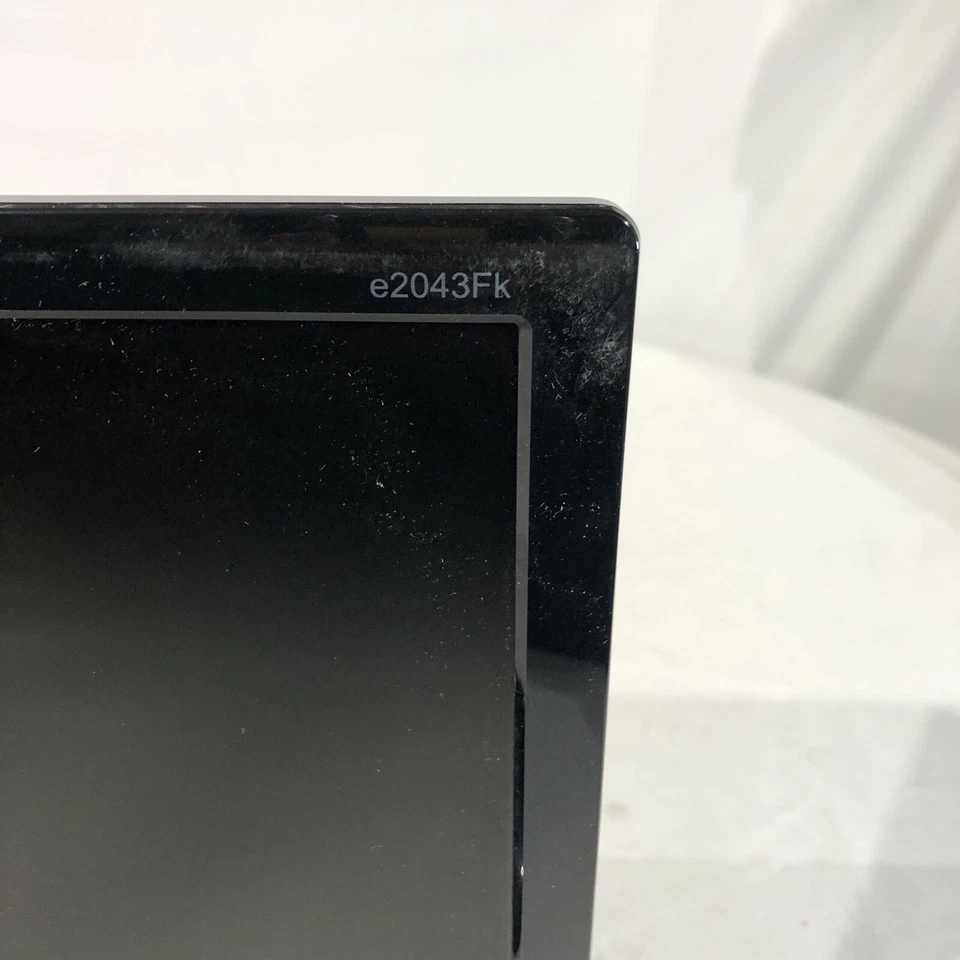 AOC e2043Fk MONITOR . 20 inch LED LCD . DVI VGA . 1600 x 900 Touch Base- Tested - Image 2 of 4