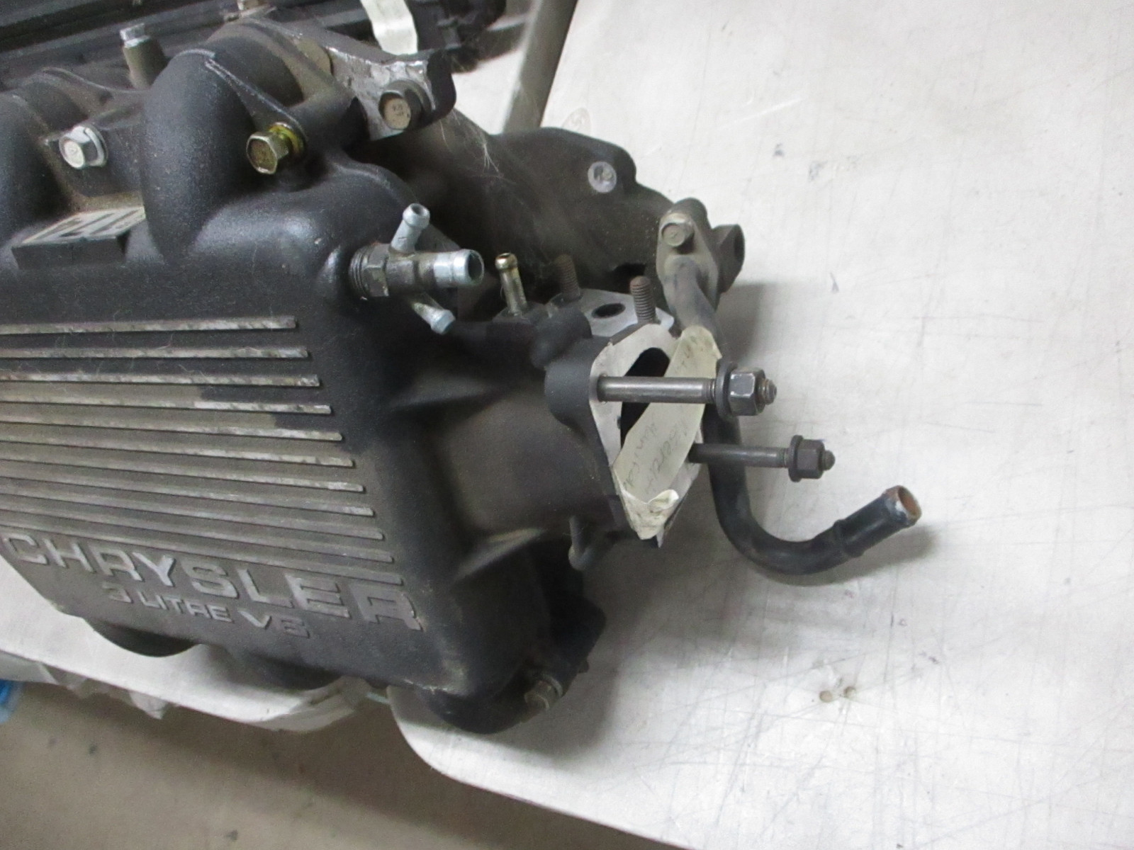 INTAKE MANIFOLD COMPLETE  90 91 Chrysler Maserati TC V6 3.0