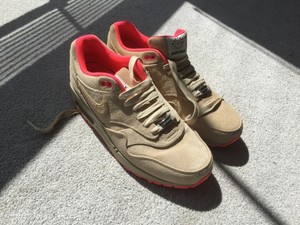 nike air max beige suede