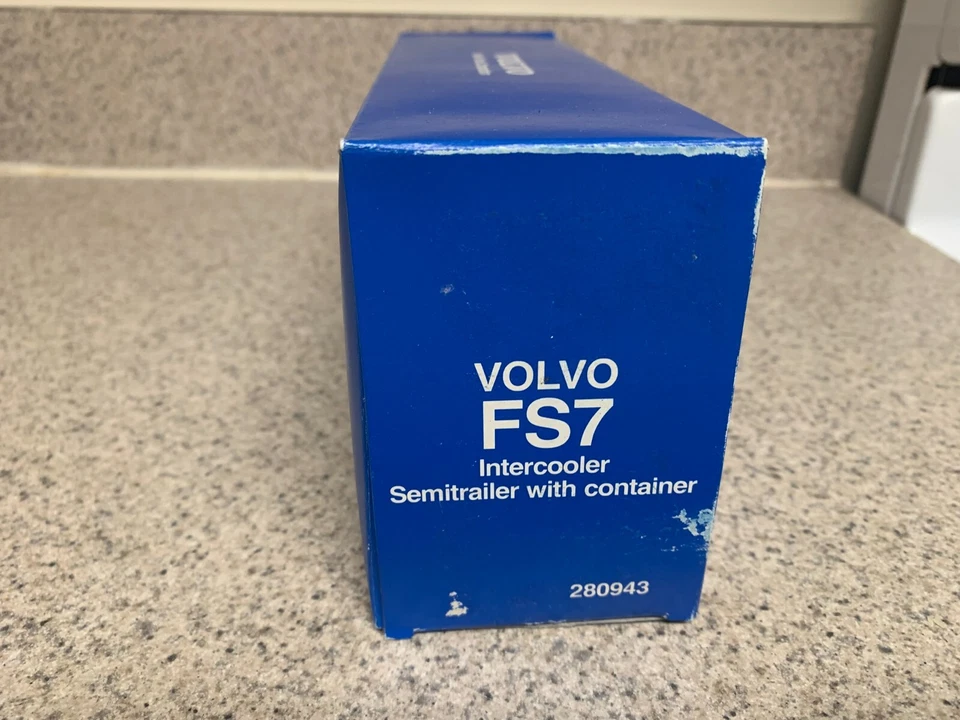 Volvo FS7 Intercooler Semitrailer with container 1:50 diecast model Conrad - Image 2 of 3