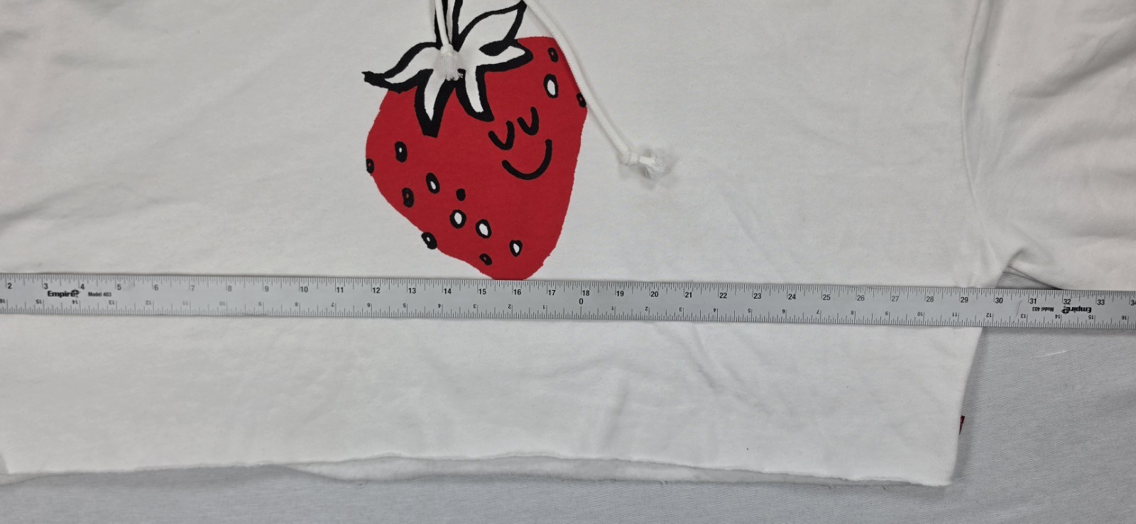 NWT Levi's Strawberry Graphic Cropped Hoodie XL White Oversized Boxy Sweatshirt image 8