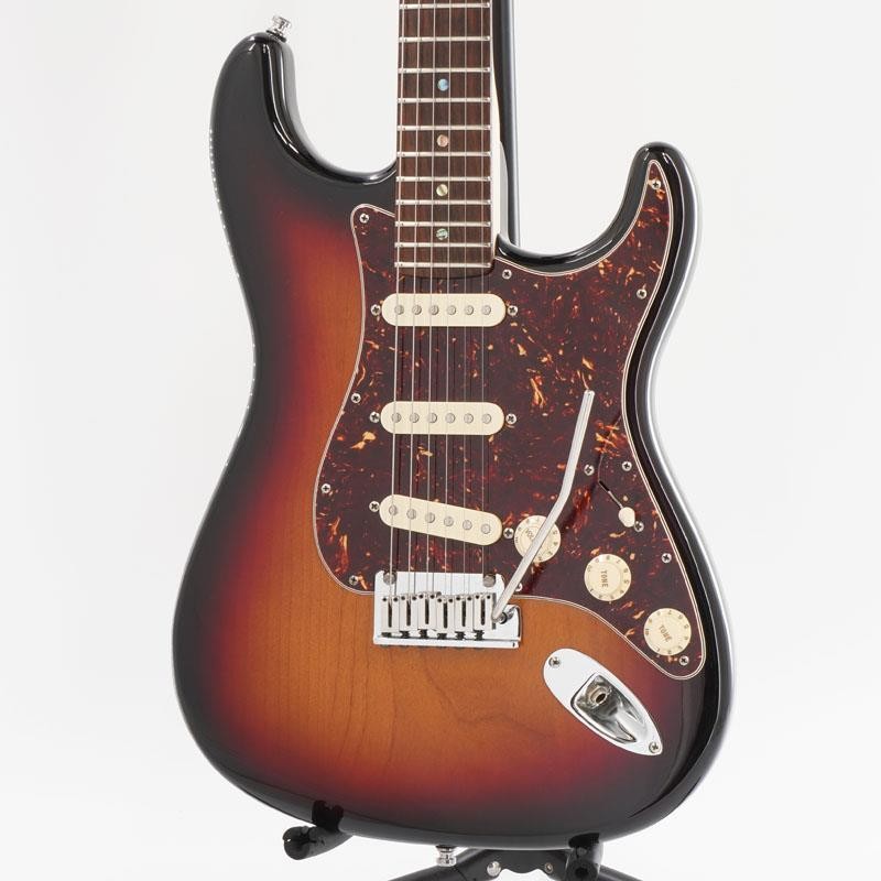 ギター Fender USA American Deluxe Stratocaster Fender American Deluxe Stratocaster Electric Guitar (2004